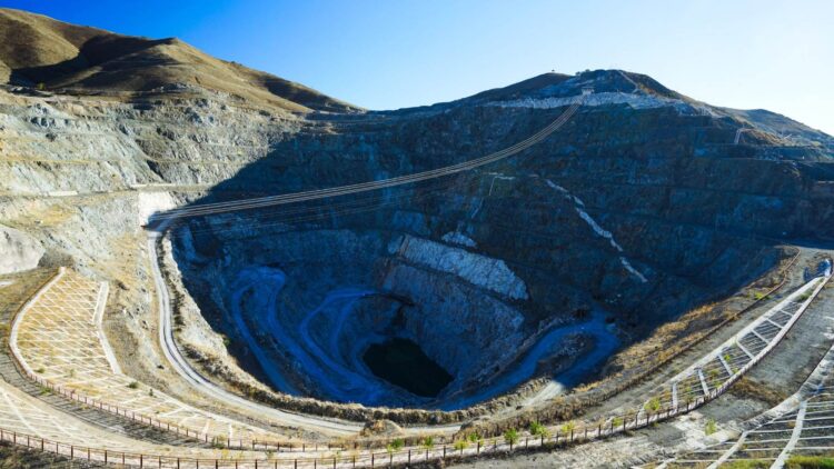 It's official—China unlocks its strategic rare earth reserves and sends a direct message to the United States and Europe