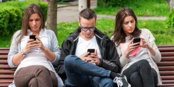 Study shows that just two weeks without smartphones reverses 10 years of cognitive aging