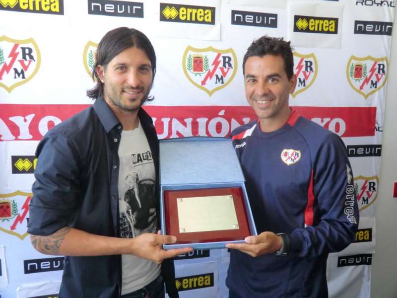 BL6hyv CAAIE1L6.jpg large