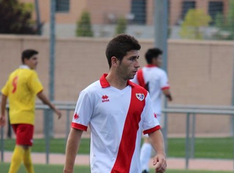 Embarba en uno de sus primeros partidos con el Rayo B en Villaba