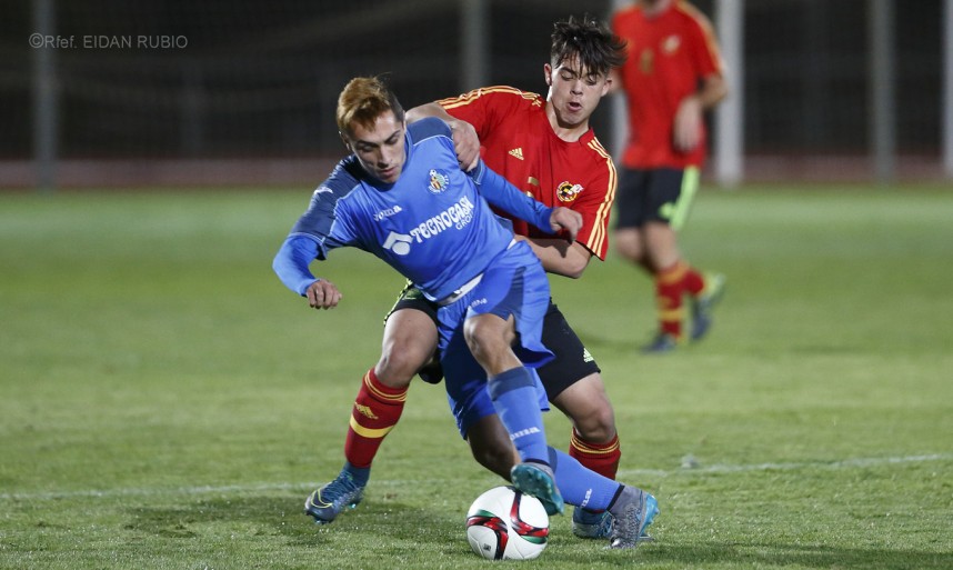 Fran Beltrán, titular en la victoria de la sub-19 ante Italia 1 1rs7603