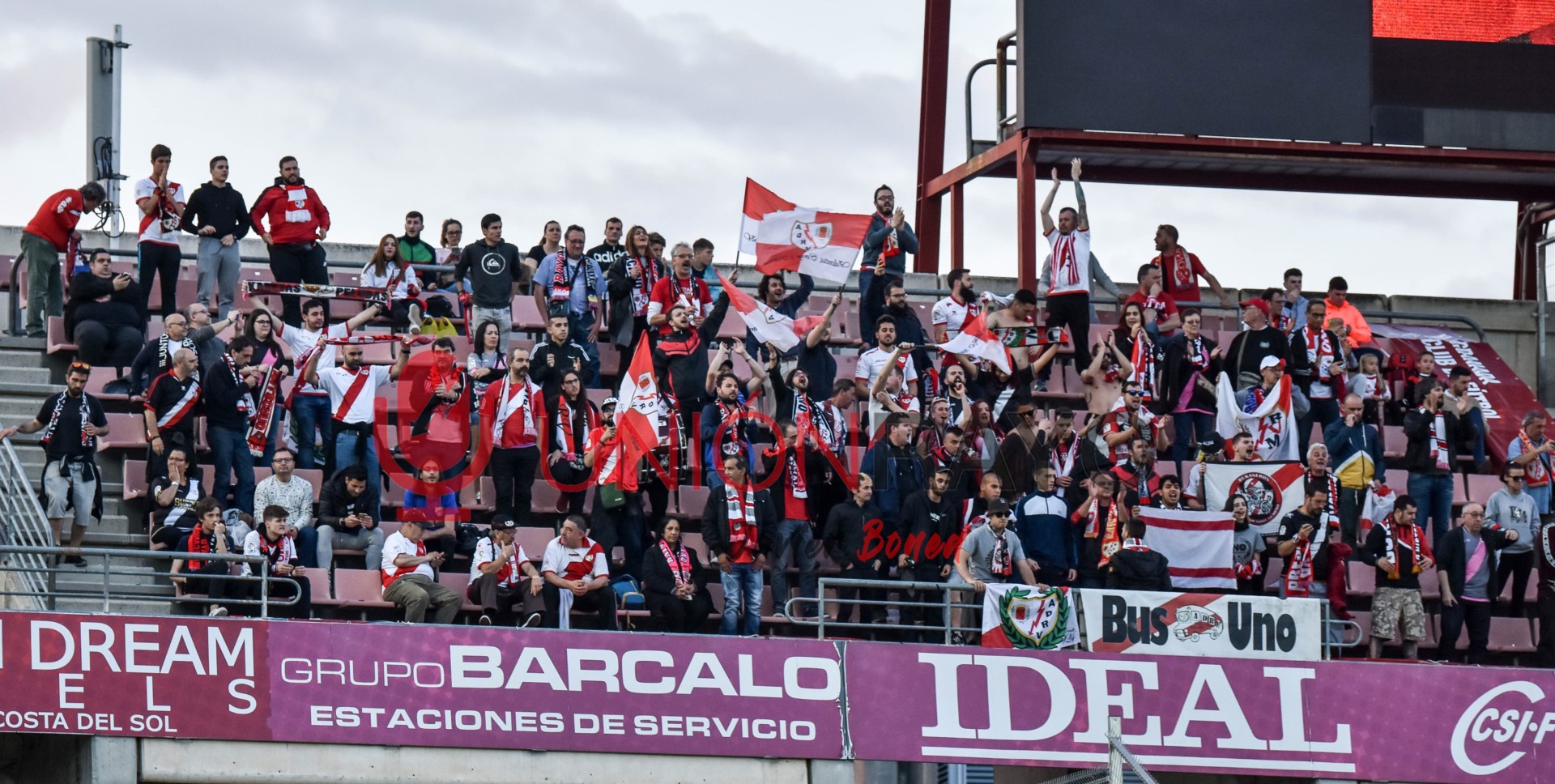 800 rayistas se quedan sin entrada para el duelo ante el Alcorcón 1 41084789735 ee734dccc2 o