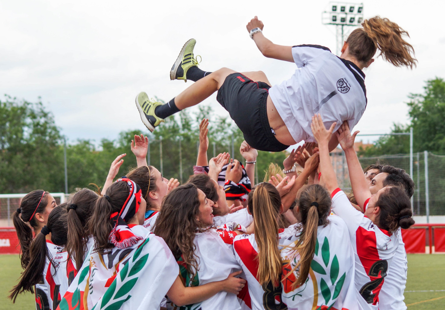 Rayo femenino b