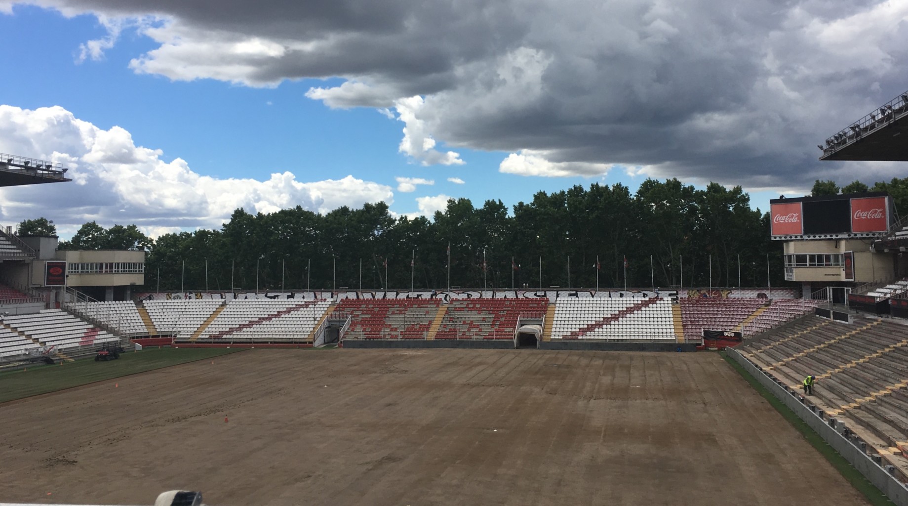 OFICIAL: El Rayo Vallecano regenera el césped del estadio de Vallecas 1 Estadio de Vallecas