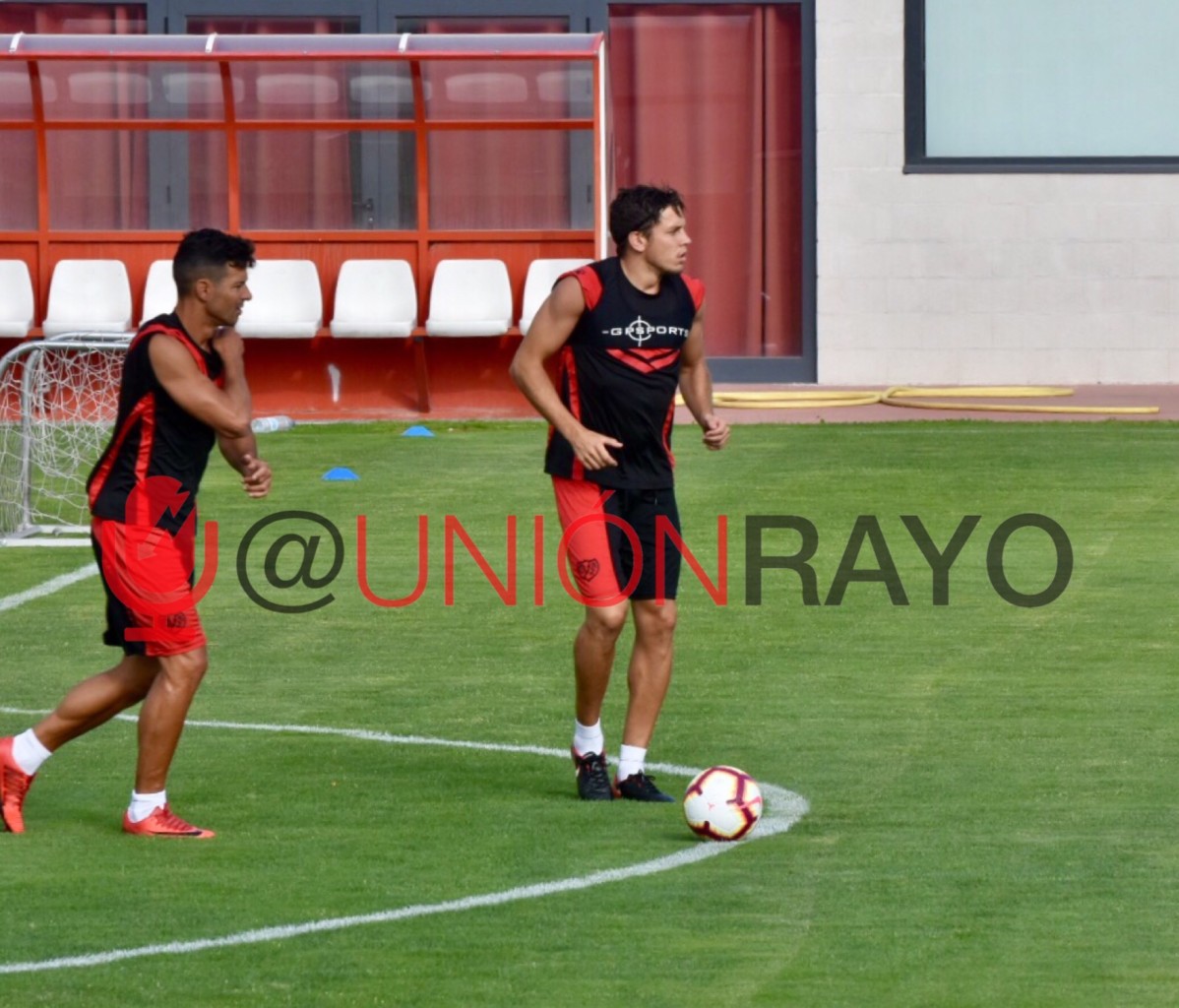 El Rayo Vallecano entrena con 22 futbolistas 3 temp 14