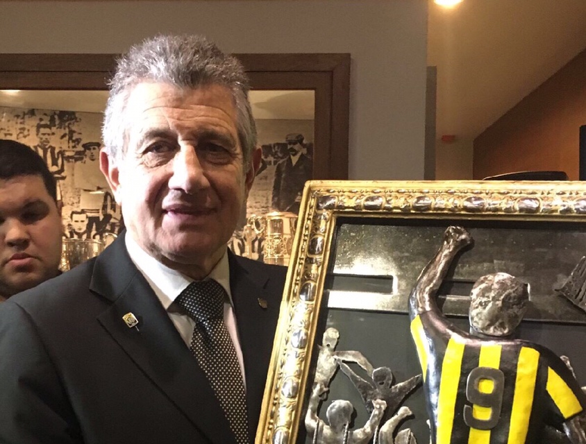 El exrayista Fernando Morena homenajeado por el Peñarol 1 img 9844