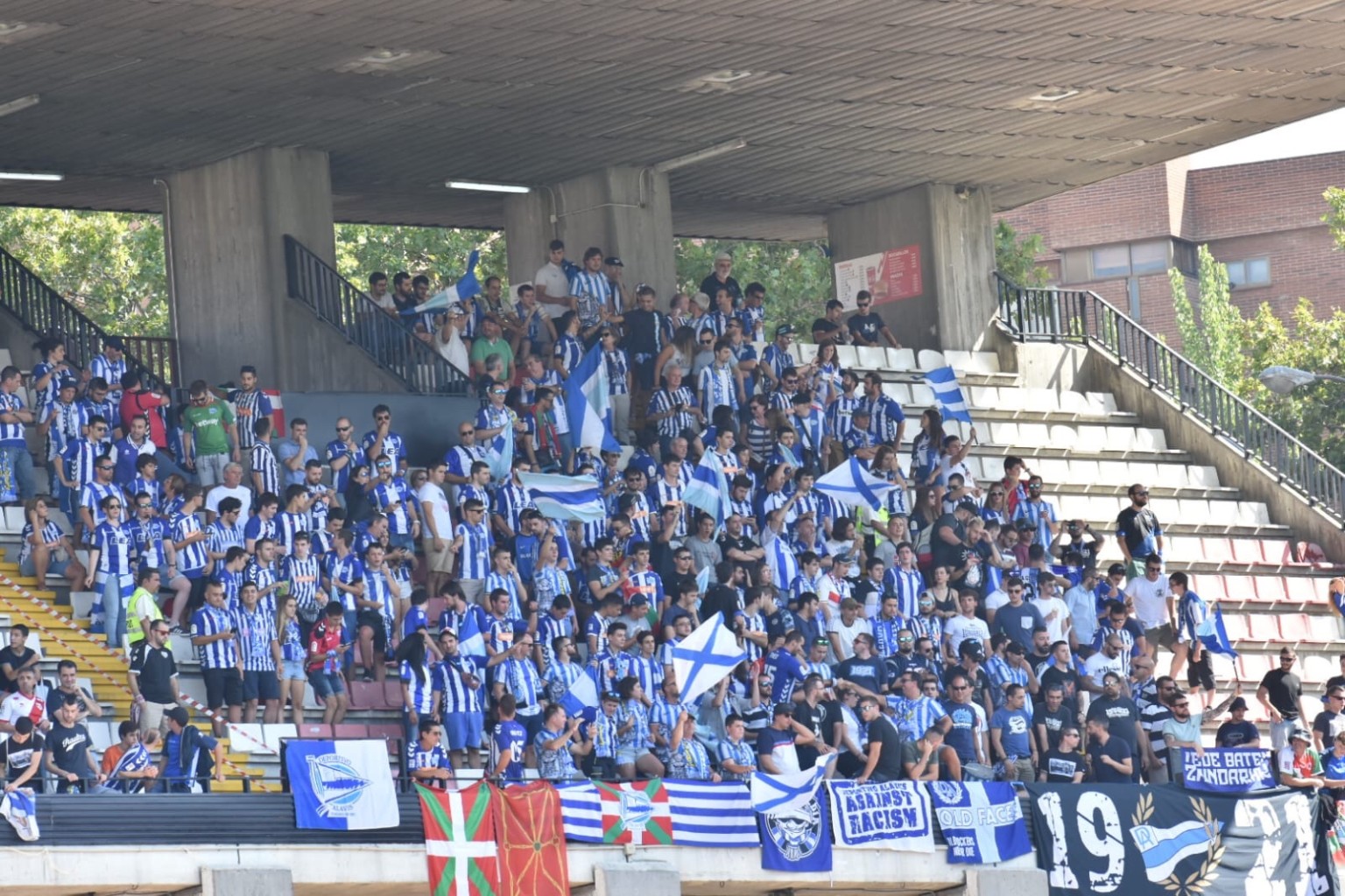 Aficionados del Alavés denuncian el trato recibido en Vallecas 1 665206ff 60dc 45a5 8fe1 d9977fddbe28