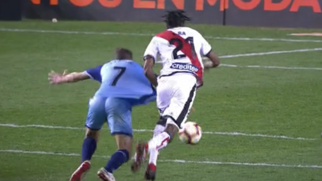 Nueva polémica: posible mano de Stuani en el 0-1 y roja a Abdoulaye por agarrón 2 img 8540