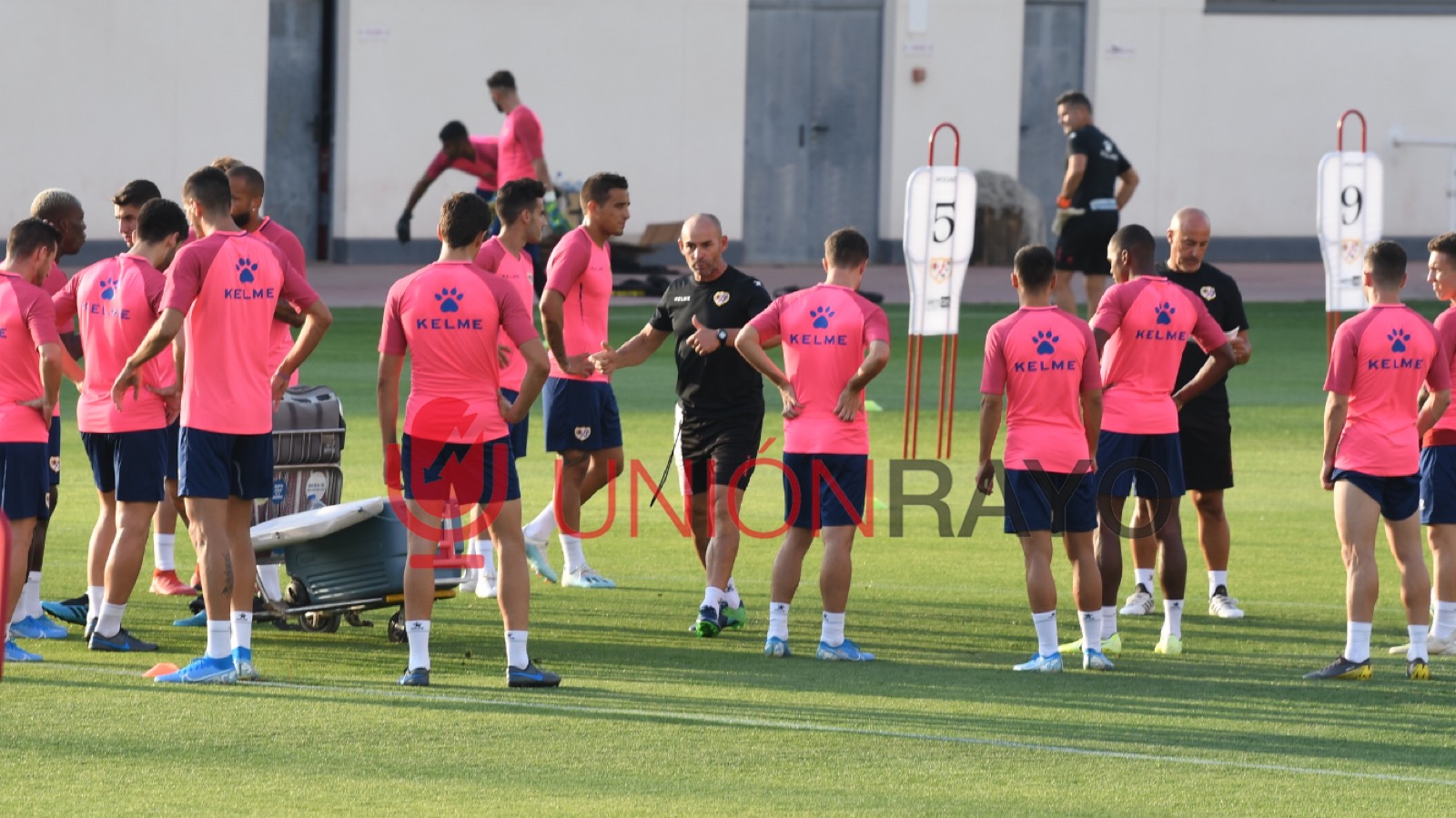 El Rayo Vallecano saca a la primera plantilla del ERTE 1 846C20E0 7C80 4247 AE0A 34614FB90756