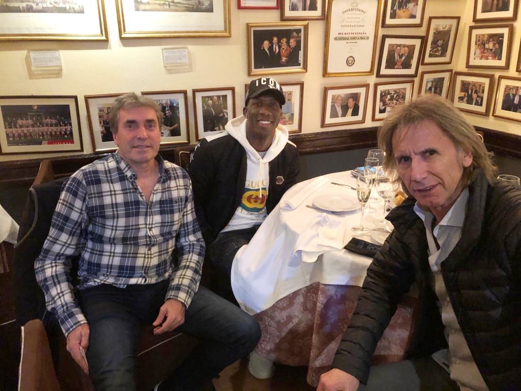 El seleccionador de Perú visita a Advíncula 1 img 8439