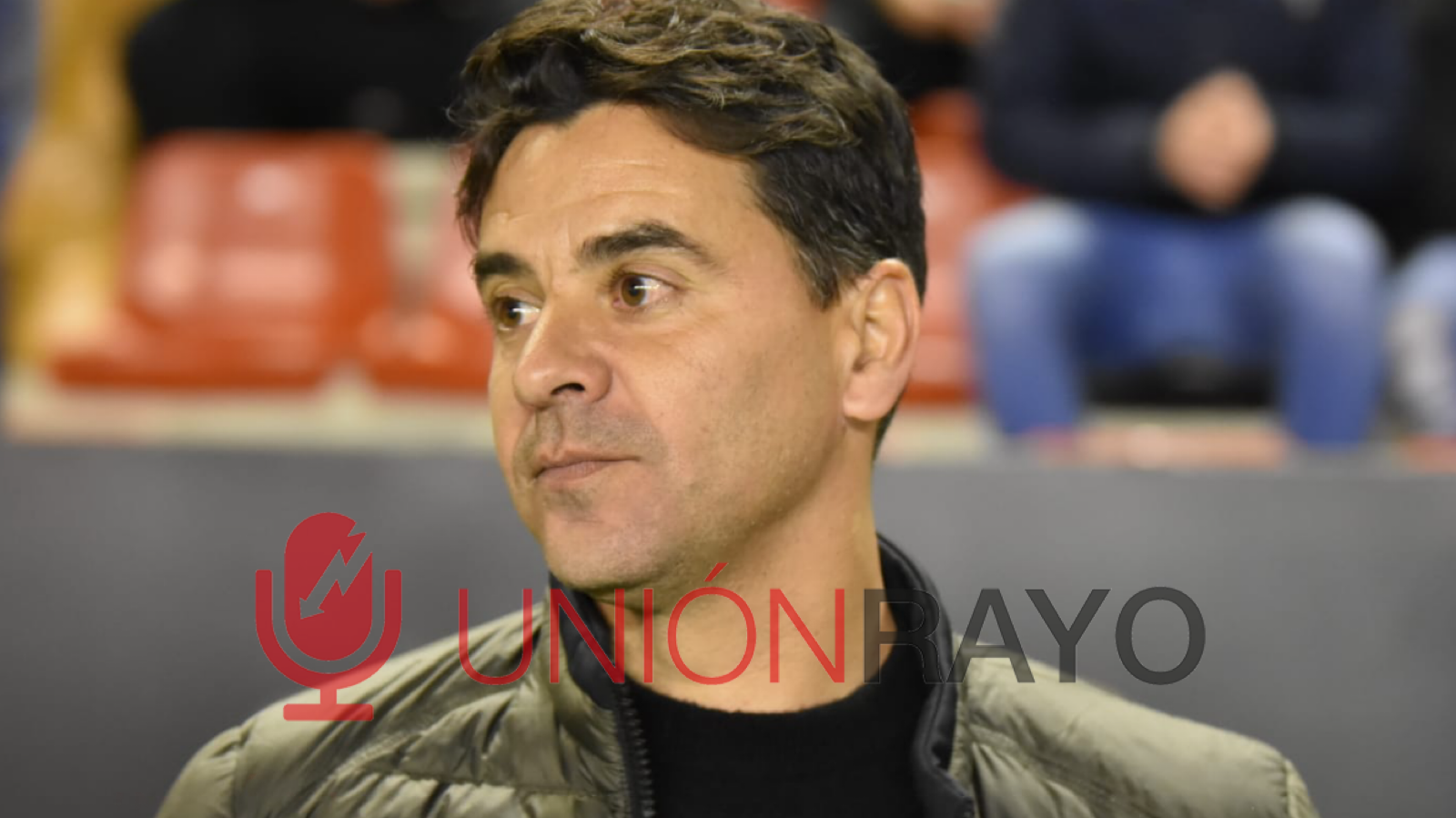 El Estadio de Vallecas se vuelca con el recibimiento a Míchel 1 temp 16 4