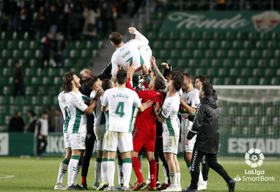 Nino manteado record historico Elche