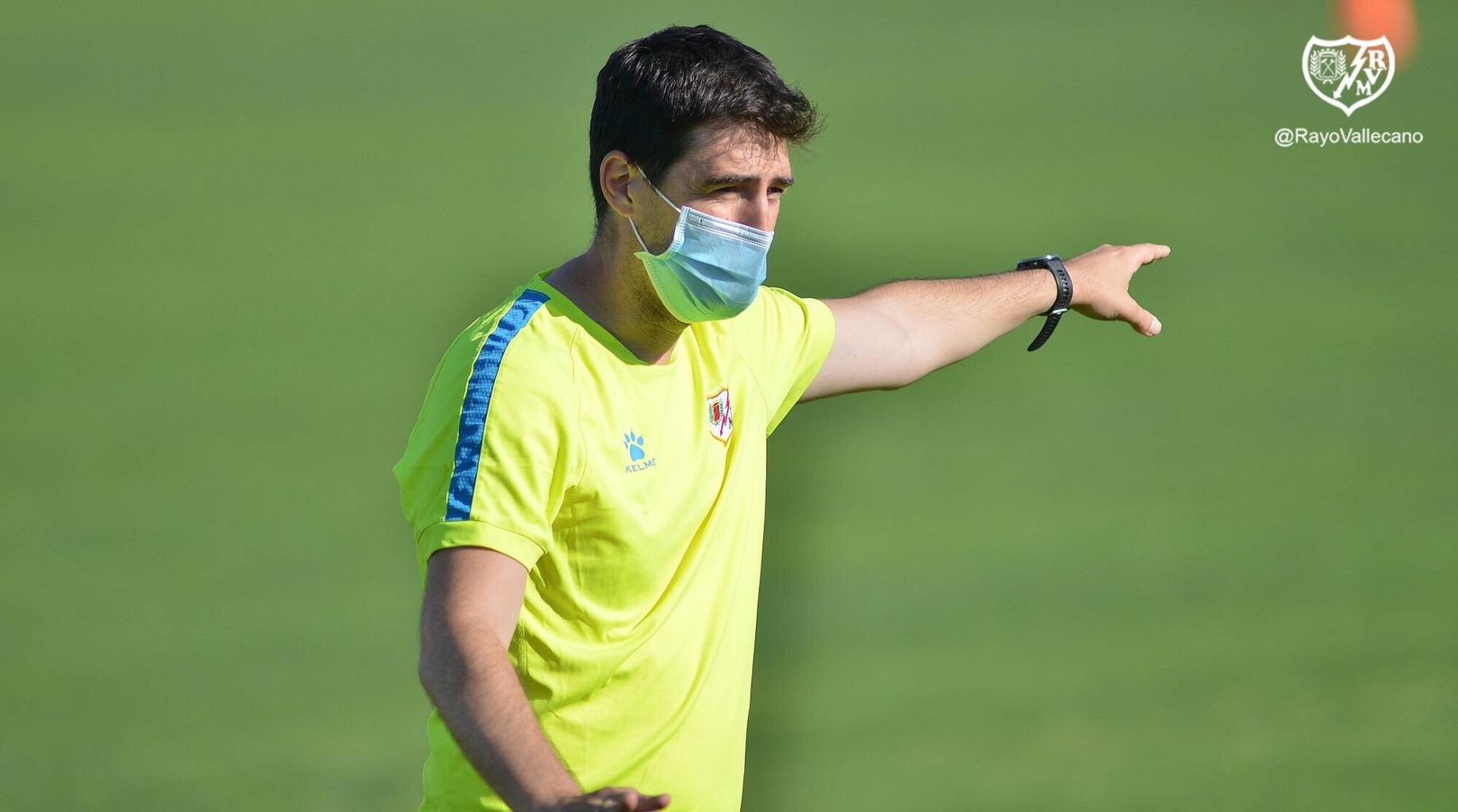 Iraola: "Tenemos que intentar ofrecer a la afición un equipo del que se sienta orgulloso y se identifique" 1 EfSy6V5WkAAbw3k