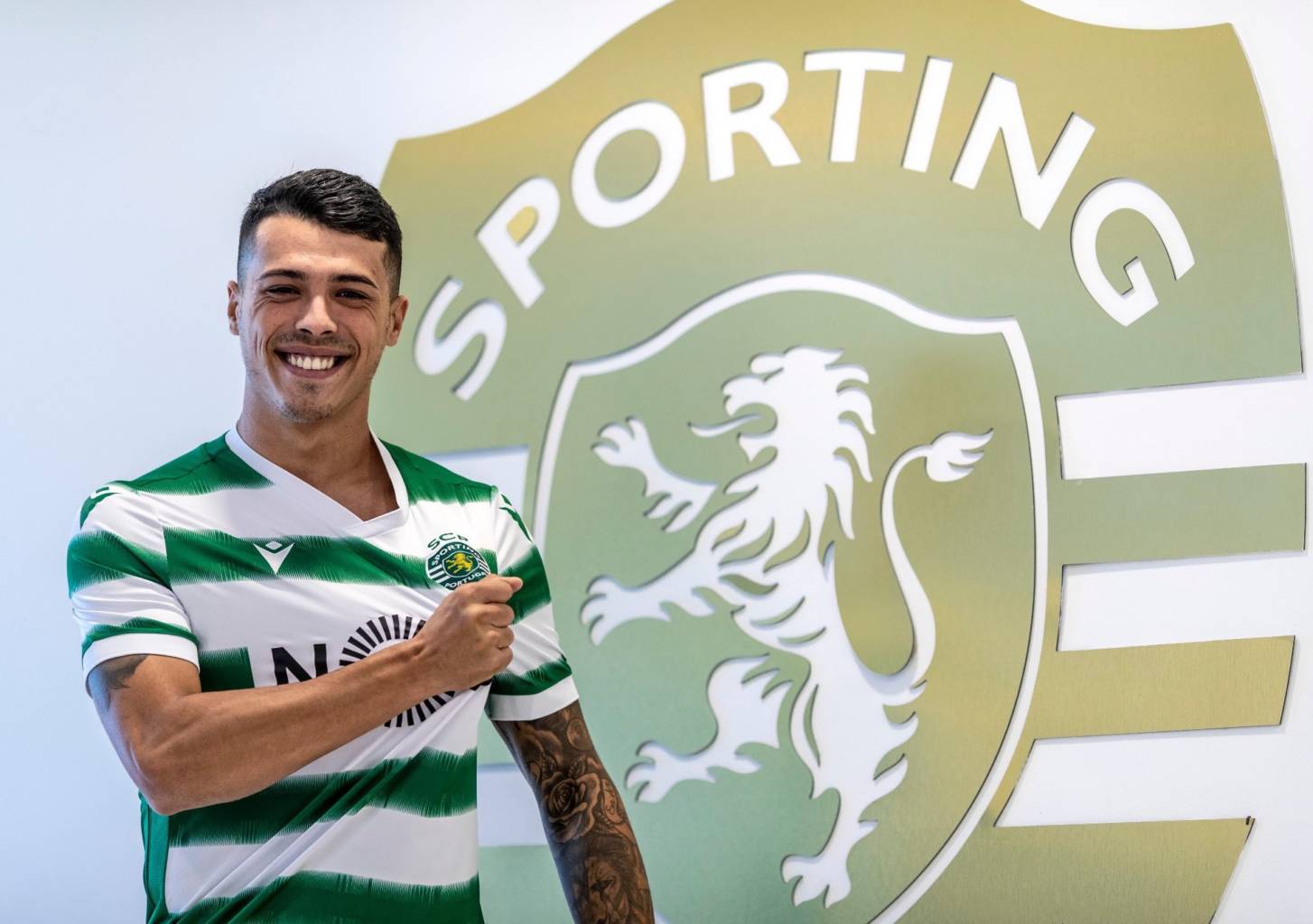 Pedro Porro firma por el Sporting de Portugal 1 img 7589