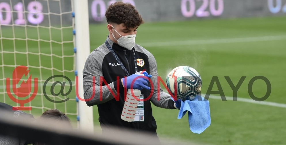 ¿Jugar al fútbol con mascarilla? 1 willy