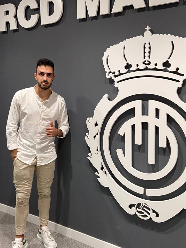 d8f91082 b8a4 4d2c 84aa c27db4b06995