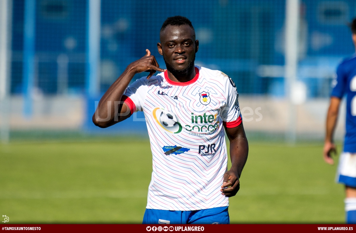 Kalvin marca el gol de la victoria del Langreo en su debut 1 50502207616 06beeabdc6 o