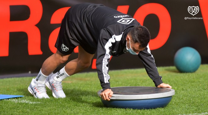 Álvaro García se ejercita al margen a 48 horas del duelo ante el Almería 1 alvaro garcia