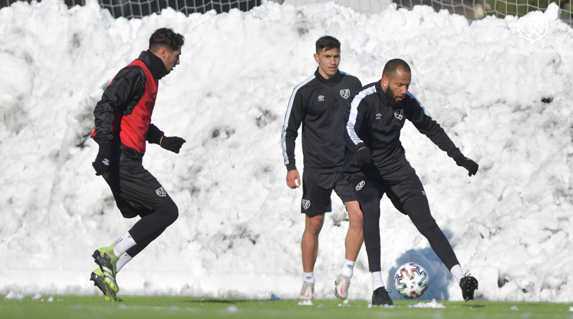El Rayo Vallecano se ejercitó en Valdebebas preparando la Copa 1 entrenamiento valdebebas