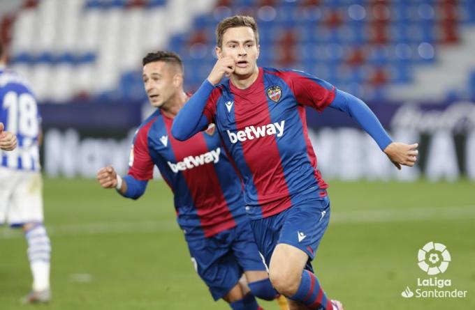 Reunión Levante-Rayo por De Frutos y Cárdenas 1 de frutos celebra su gol en el levante real sociedad foto laliga 002