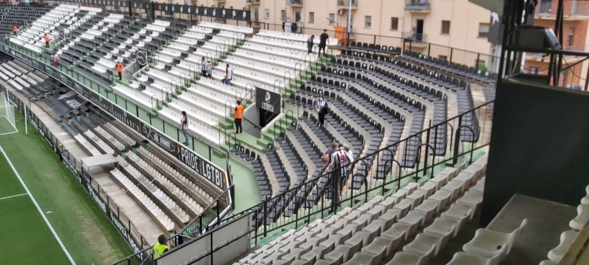 El Castellón-Ponferradina, primer partido de Segunda División con público de la era post-coronavirus 1 E1bj9RtWQAE9MGw