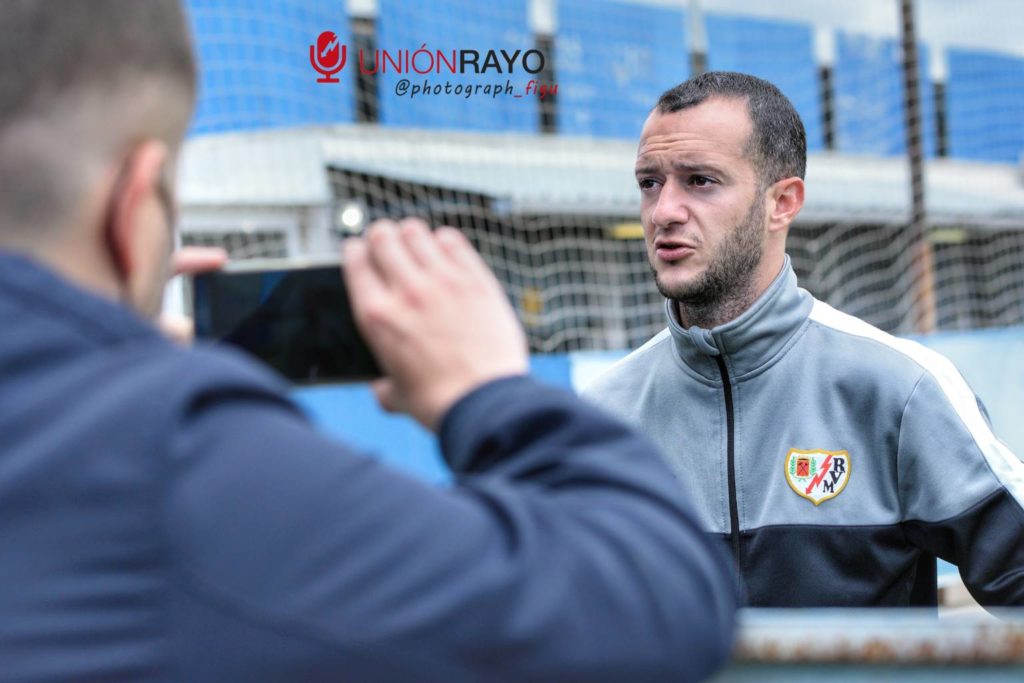 Ángel Dongil : "Estoy muy centrado en lo mío y feliz con lo que hago" 2 EzyWatermark21050910270858