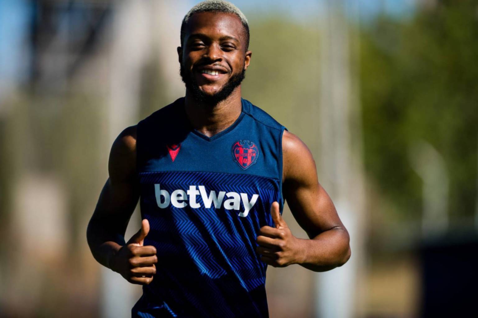 911887AE B1CC 47BF 89BF E9DB685567B1