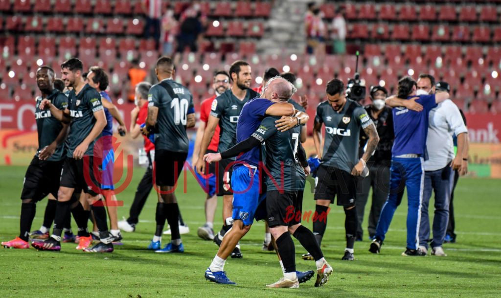 Decenas de aficionados franjirrojos se desplazaron a Montilivi 2 Girona Rayo ascenso