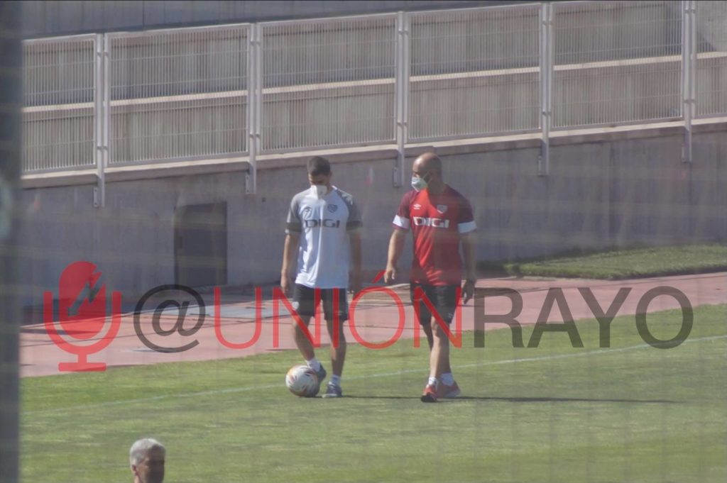 Primer entrenamiento del Rayo Vallecano 2021/22 con Advíncula 6 eZy Watermark 13 07 2021 01 06 23p. m. 2