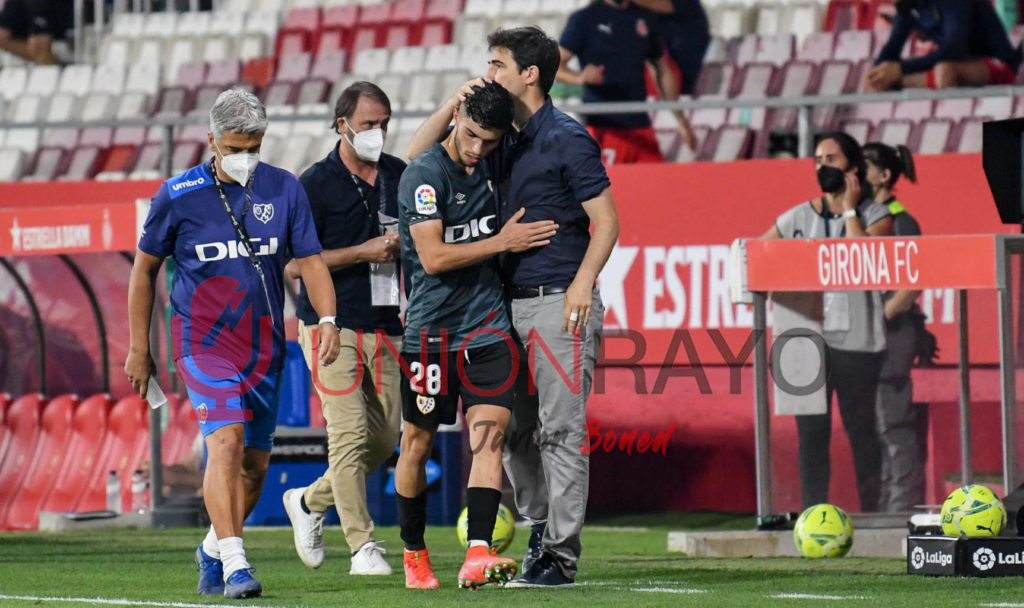 Las curiosidades del día del ascenso del Rayo Vallecano (0-2 ante el Girona) 27 mario hernandez iraola abrazo