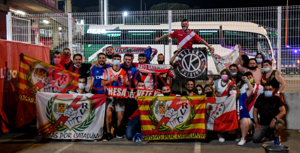 Las curiosidades del día del ascenso del Rayo Vallecano (0-2 ante el Girona) 38 pena rayistas per catalunya