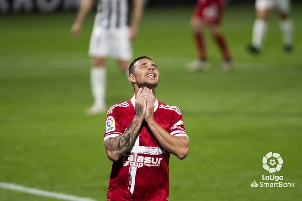 El FC Cartagena ha renovado al exrayista Rubén Castro 1 ruben castro se lamenta al fallar una ocasion en el castellon cartagena de la duodecima jornada de la segunda division 2020 21 laliga