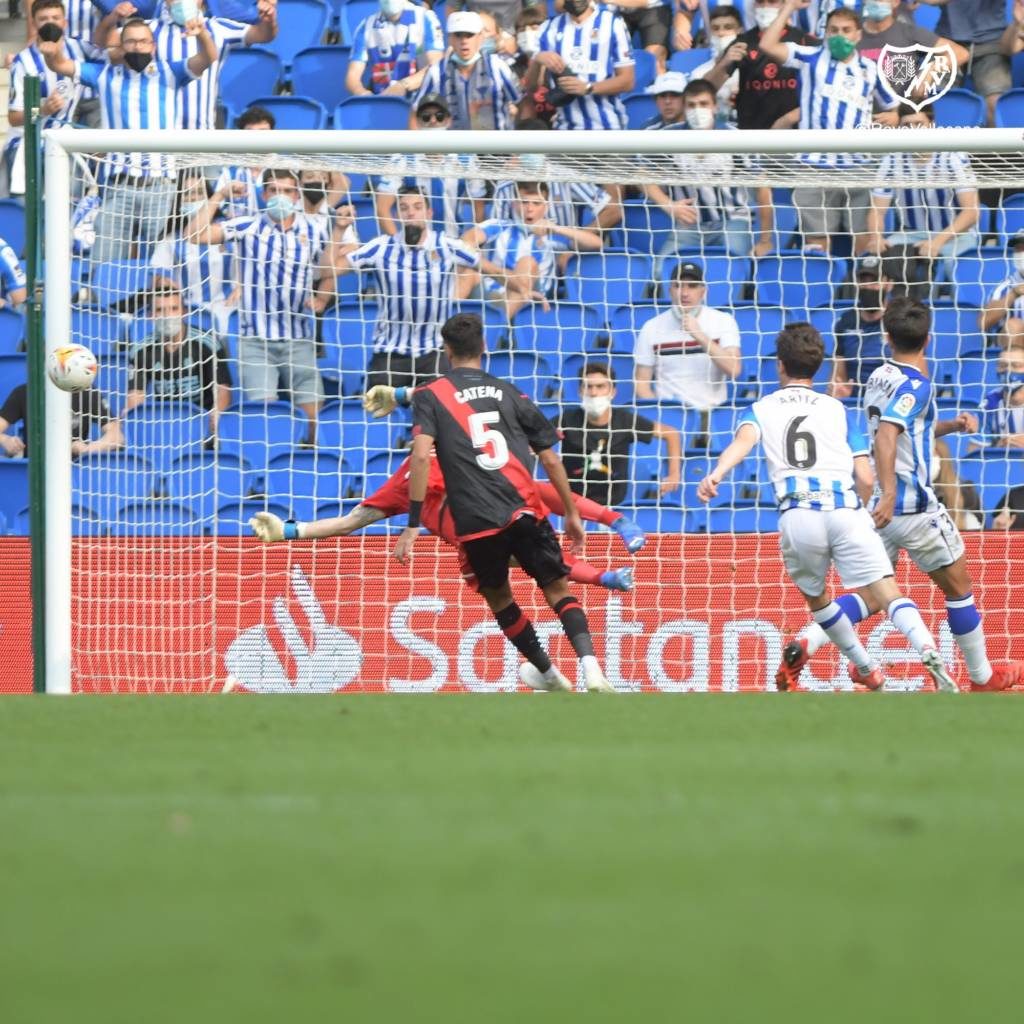 Los detalles del Real Sociedad 1-0 Rayo Vallecano 5 E9aRJdpWEAoFSFu