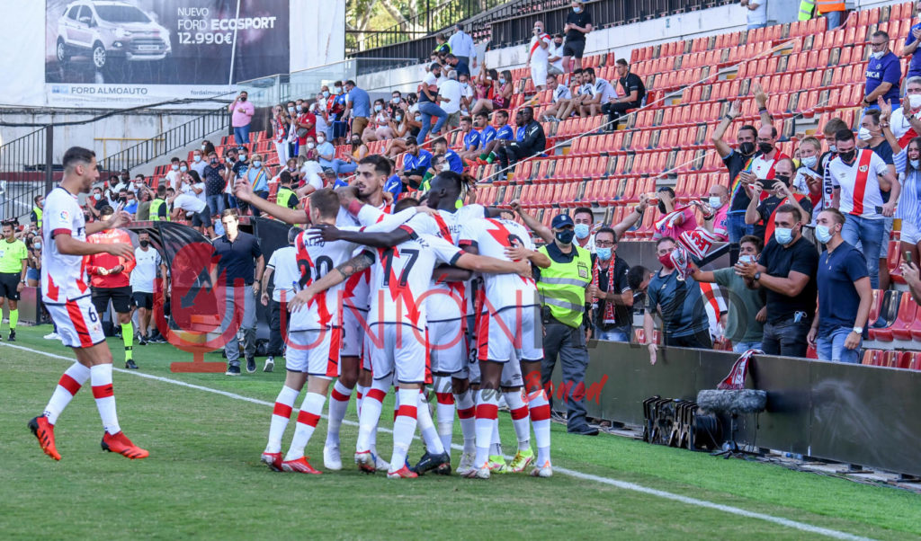Las curiosidades del Rayo Vallecano 4-0 Granada 10 celebracion equipo rayo