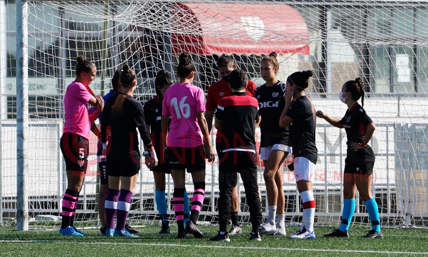 cesped rayo femenino sporting huelva