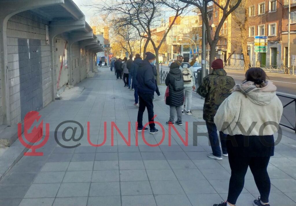 Vallecas amanece con largas colas para sacar entradas para el partido ante el Athletic 2 eZy Watermark 22 01 2022 10 07 42a. m.