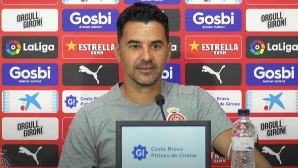 el entrenador del girona fc michel en una rueda de prensa captura gironafc