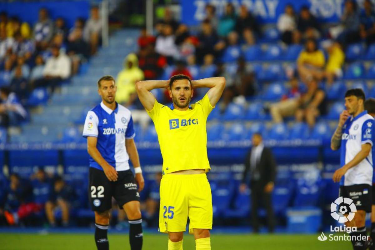lucas perez durante el alaves cadiz foto laliga 001