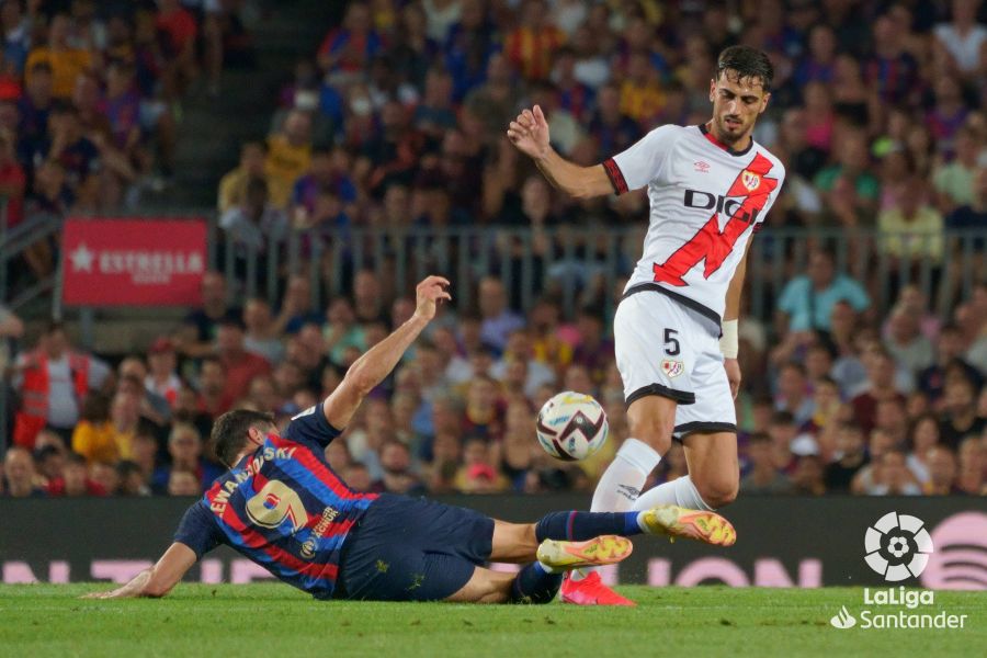 b8b98f6e446f7fe25fc6a7c0e27c6fc2 1