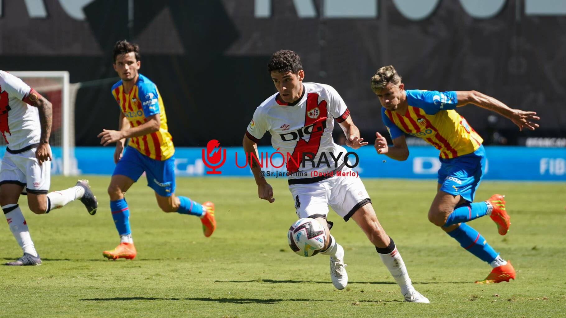 Sergio Camello: "Iraola como entrenador nos aporta mucho, tácticamente es muy bueno" 1 Rayo Valencia 36 1