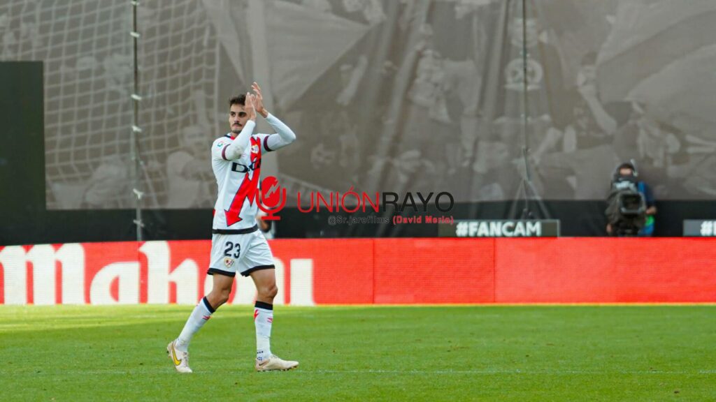 El público se rindió ante Trejo y Óscar Valentín cuando fueron sustituidos ante el Cádiz 2 Rayo Cadiz 113