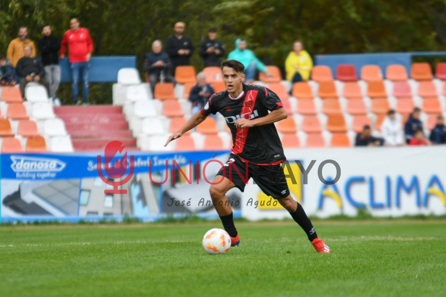 69B6764B 1591 4954 A25D 62B51492D08B