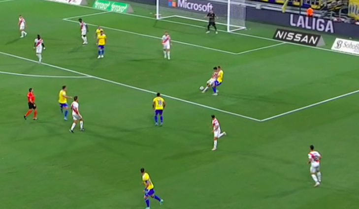 Una falta sobre Óscar Valentín impide el primer gol del Rayo y desata la polémica 2 Captura de pantalla 2023 09 27 a las 22.09.03