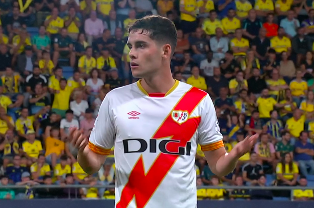 Una falta sobre Óscar Valentín impide el primer gol del Rayo y desata la polémica 1 Captura de pantalla 2023 09 27 a las 22.18.01