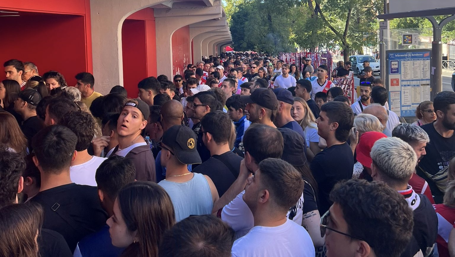 f933f452 154a 43f5 9dca 885ffe38a283