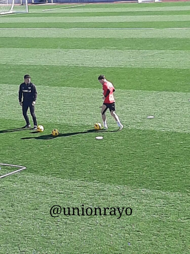 Pep Chavarría entrena con el resto del grupo 1 IMG 20240222 WA0035