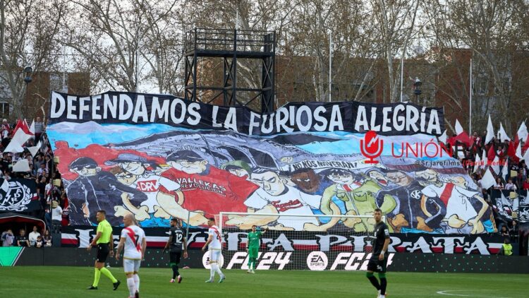 Tifo en el fondo en el Rayo - Betis: “Defendamos la furiosa alegría” 1 7f81b8d2 b75f 4e0e ba4b 600b199344a0 1