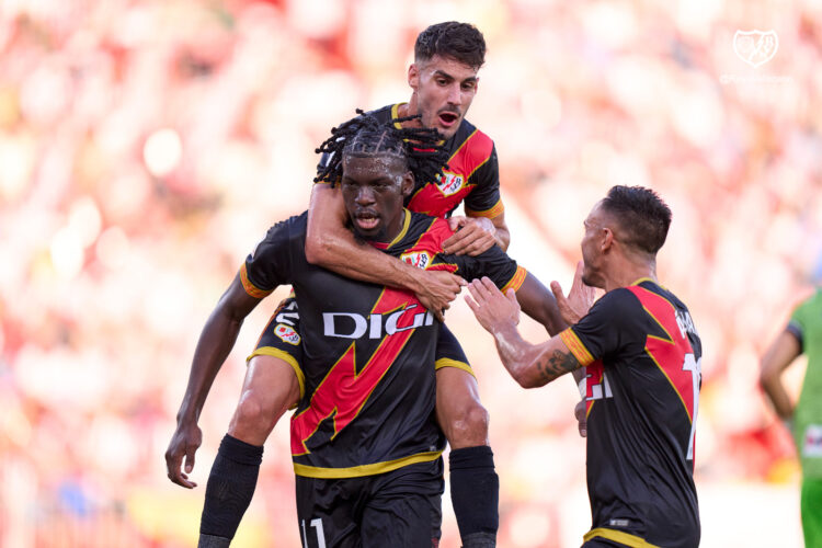 "Queremos repetirlo, pero con vosotros": El mensaje de los futbolistas del Rayo Vallecano a la afición de cara al partido contra el Almería 1 1377fdb6 5d03 4c11 8229 08dcabbc263c