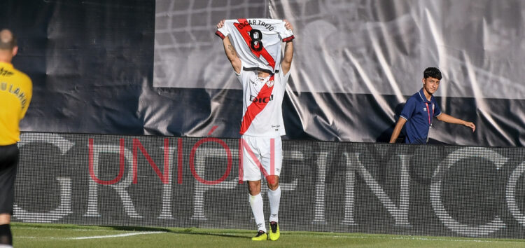 Armenteros sacó una camiseta en homenaje a Óscar Trejo 1 DSC 2902