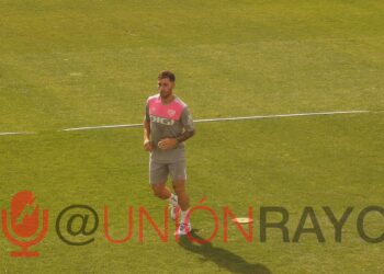 Embarba entrena con el grupo